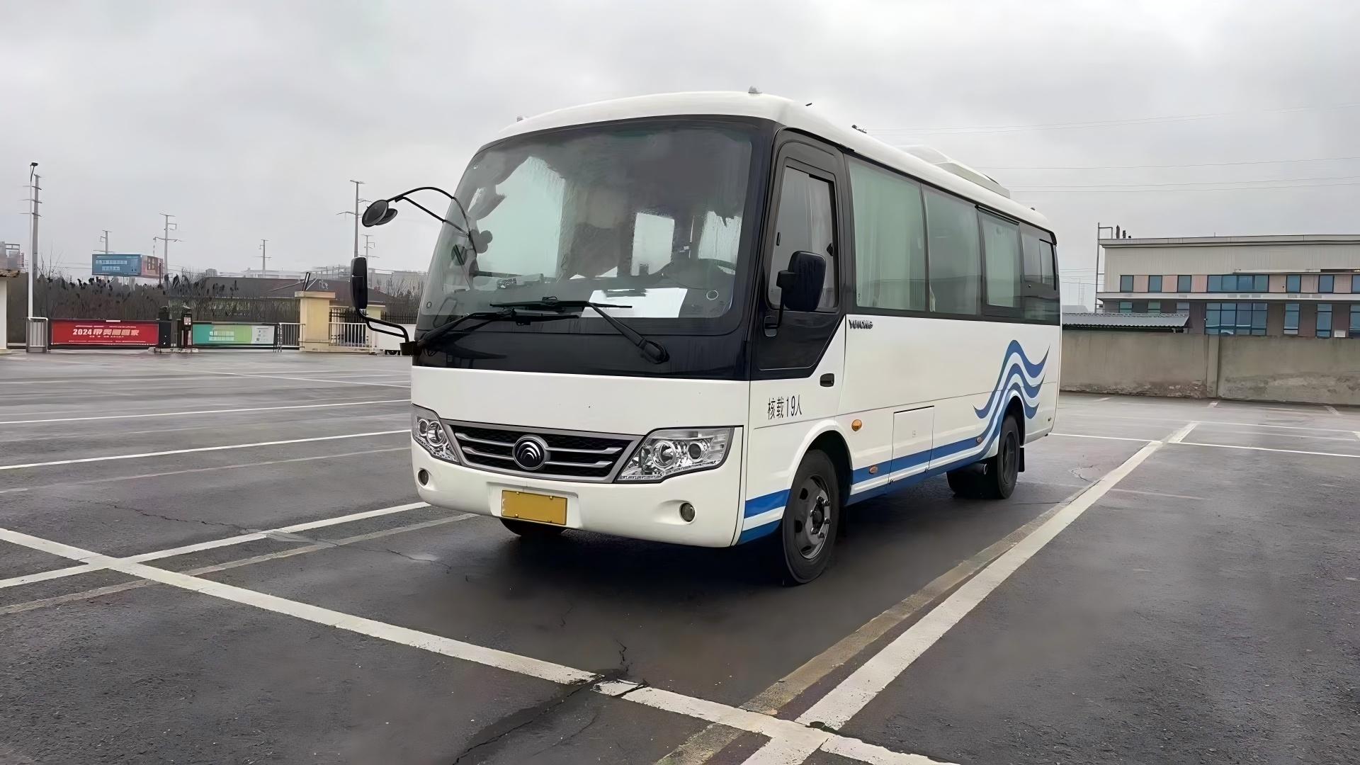 19 Seats Used Coach Tourist3