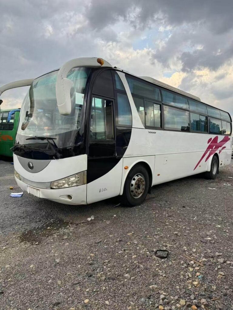 Second Hand Yutong Coach Bus Model ZK6100 47 seats (3)