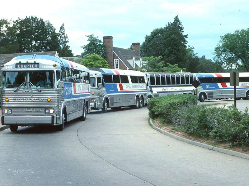 Finding The Right Used Buses Supplier For Your Needs (1)