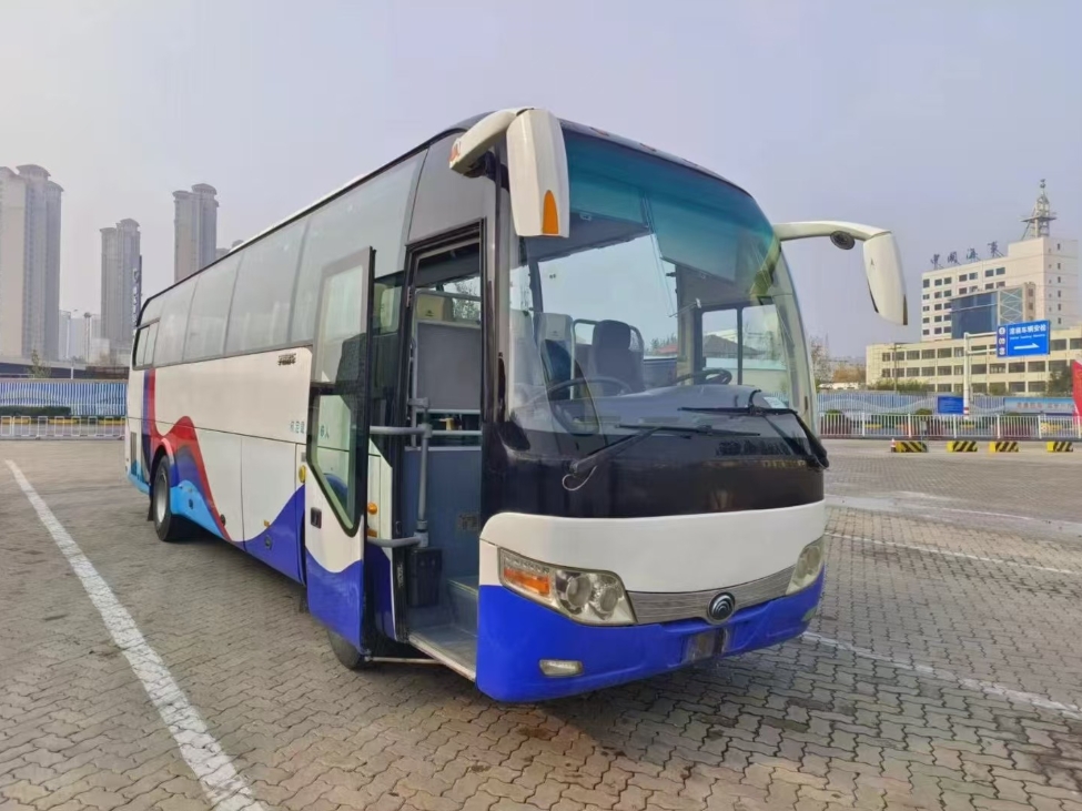 A Guide To Buy A Used Bus For Your Needs (2)