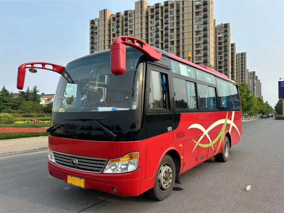 Used Coaches Bus With Large Capacity And Comfort Features (1)