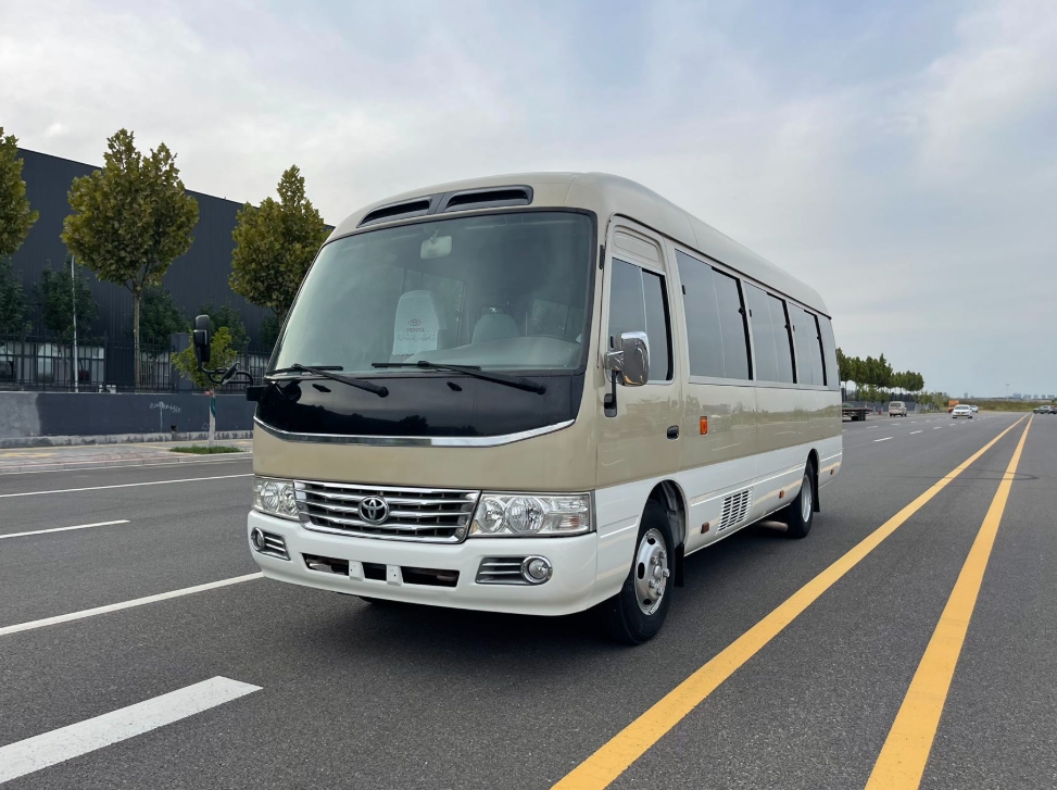 Used Toyota Coaster Bus Options For Your Transport Business (1)