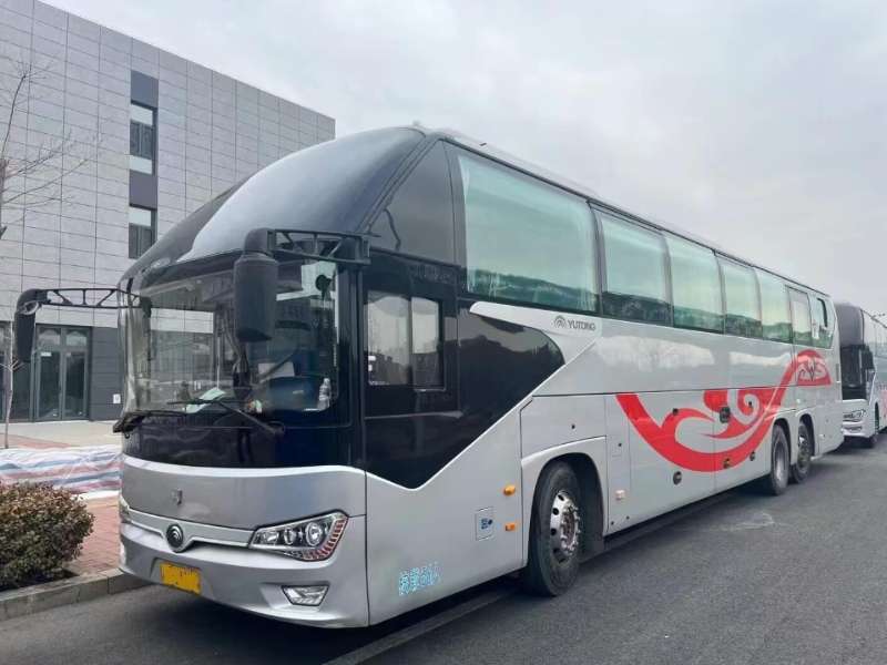 Why Choose Refurbished Yutong Bus For Your Needs (2)